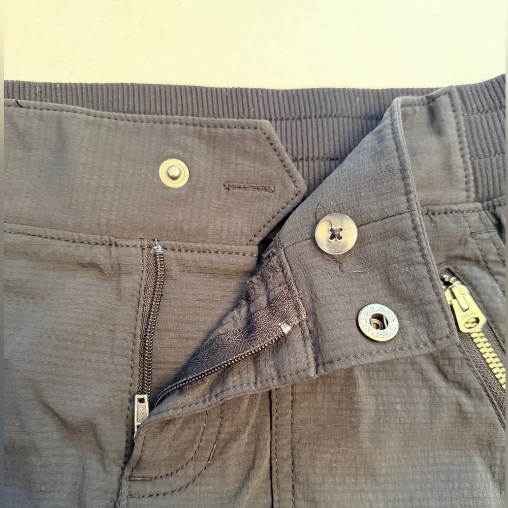 Athleta Size 4 Trekkie Shorts Black Nylon Stretch‎ Hiking Outdoor 9” Inseam - Picture 2 of 8